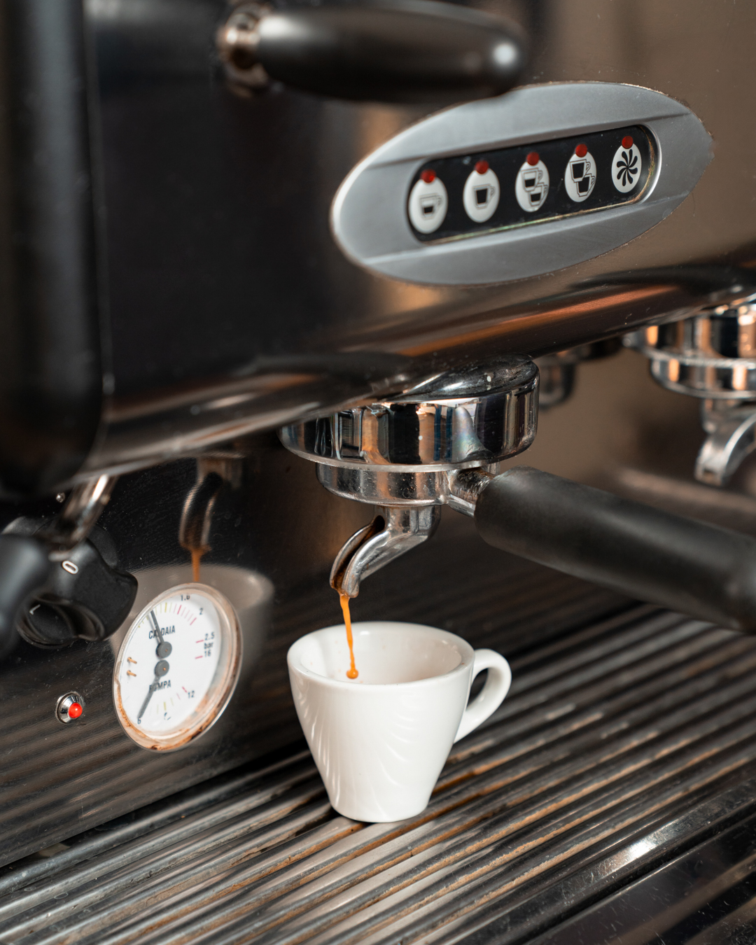 Ein Espresso wird hergestellt bei Spoonful Berlin